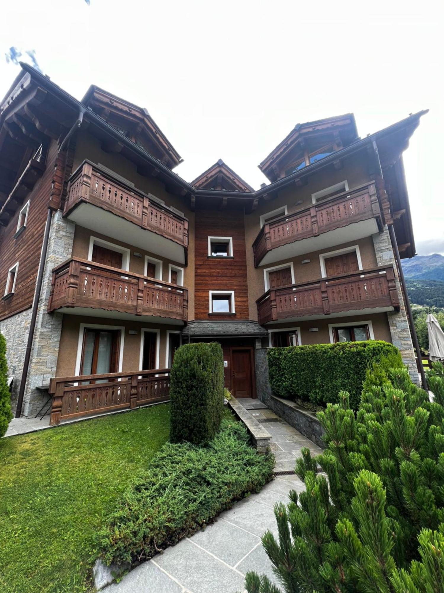 Appartamento Incantevole Con Box E Ski Room, Wi-Fi, Bormio Kültér fotó